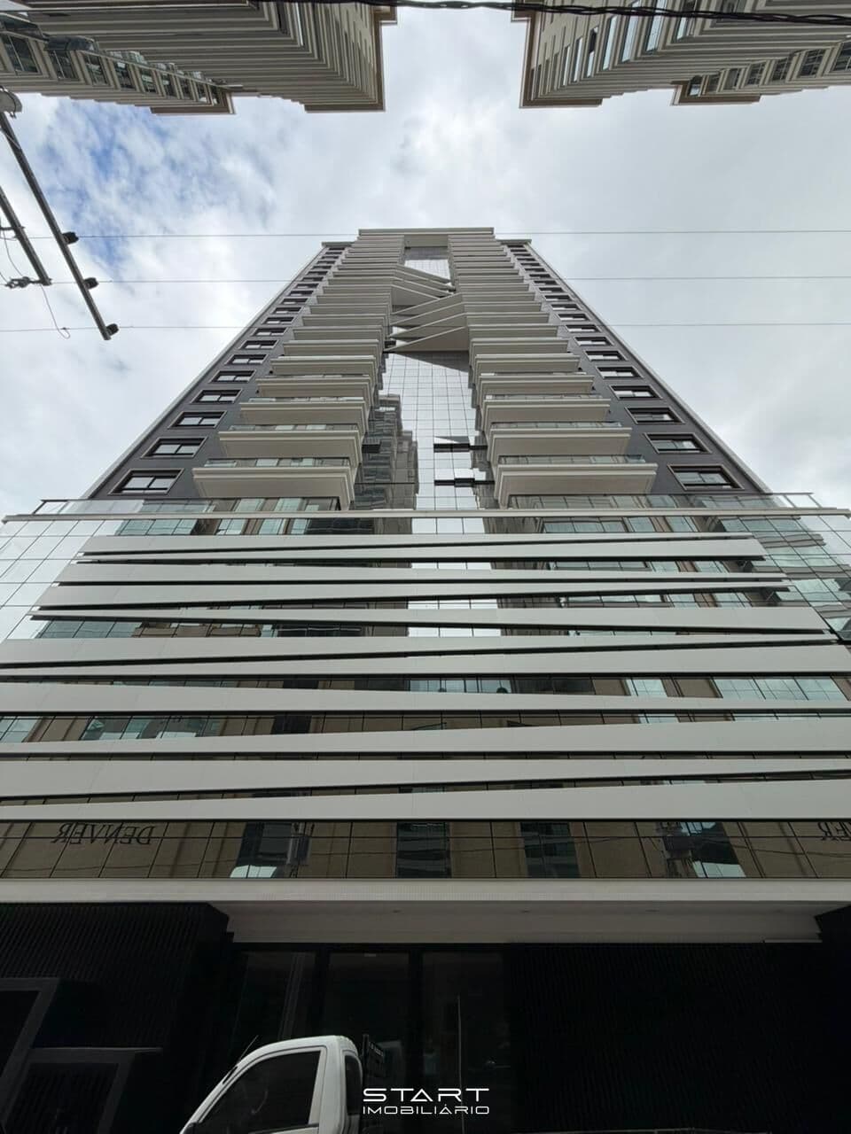 Apartamento Alto Padrão em Meia Praia, Itapema/SC