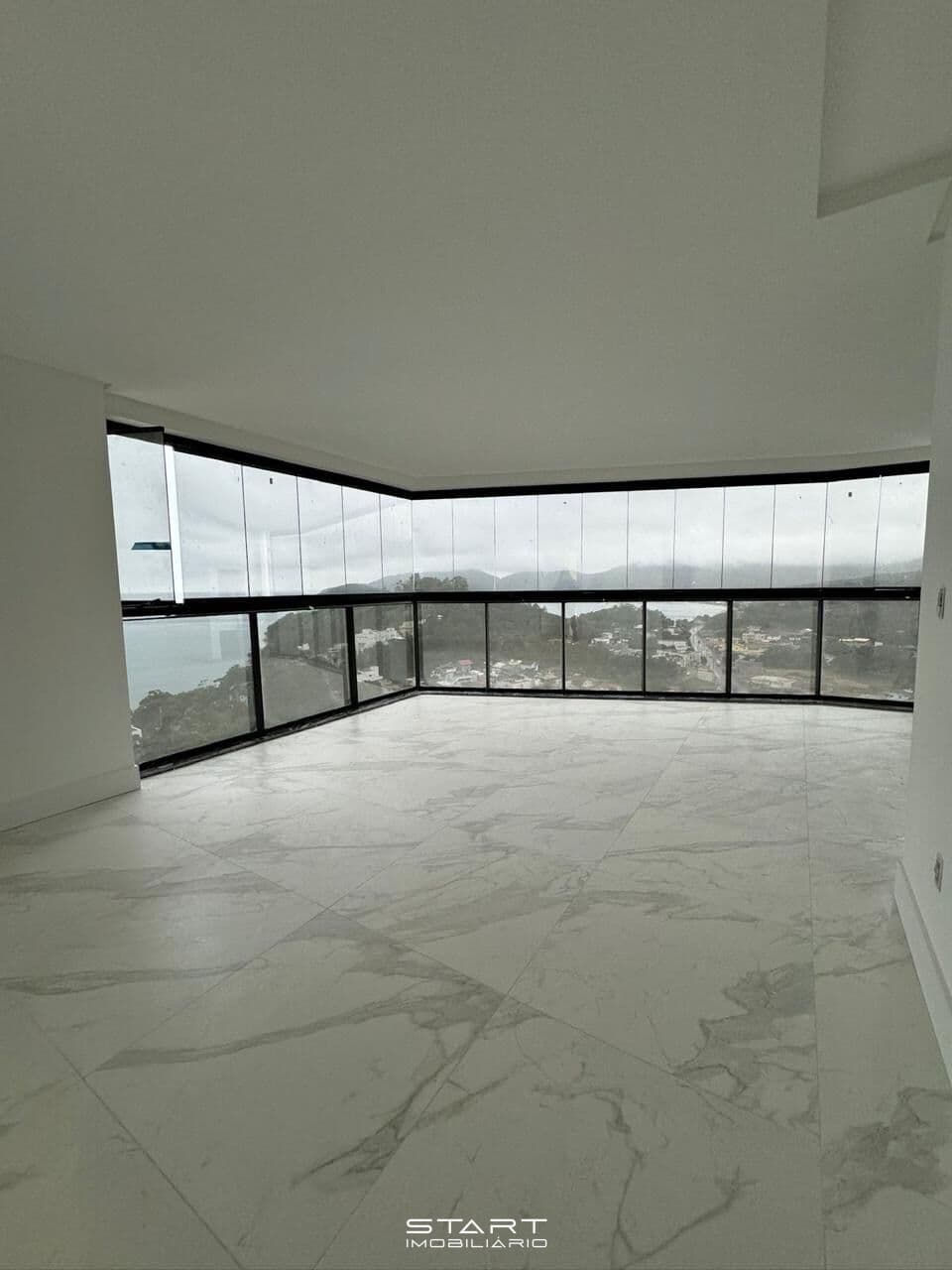 Apartamento em Porto Belo - Bal. Perequê