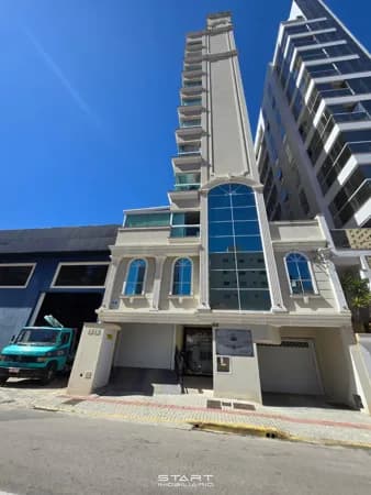 Apartamento em Meia Praia, Itapema/SC