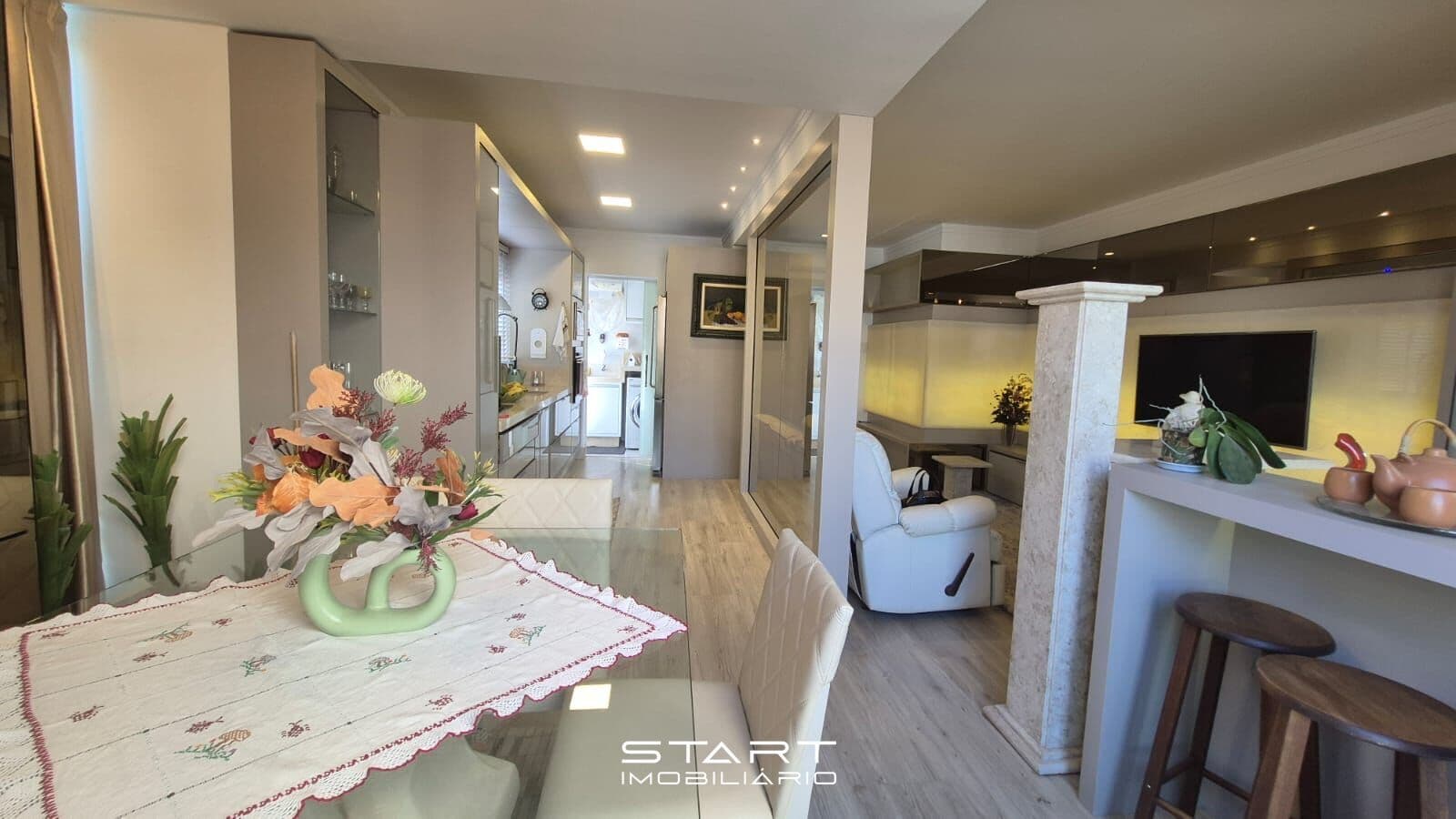 Apartamento Alto Padrão em Meia Praia, Itapema/SC