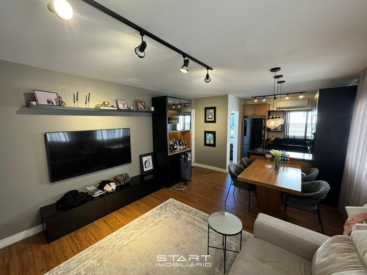 APARTAMENTO MOBILIADO NO CENTRO DE ITAPEMA/SC