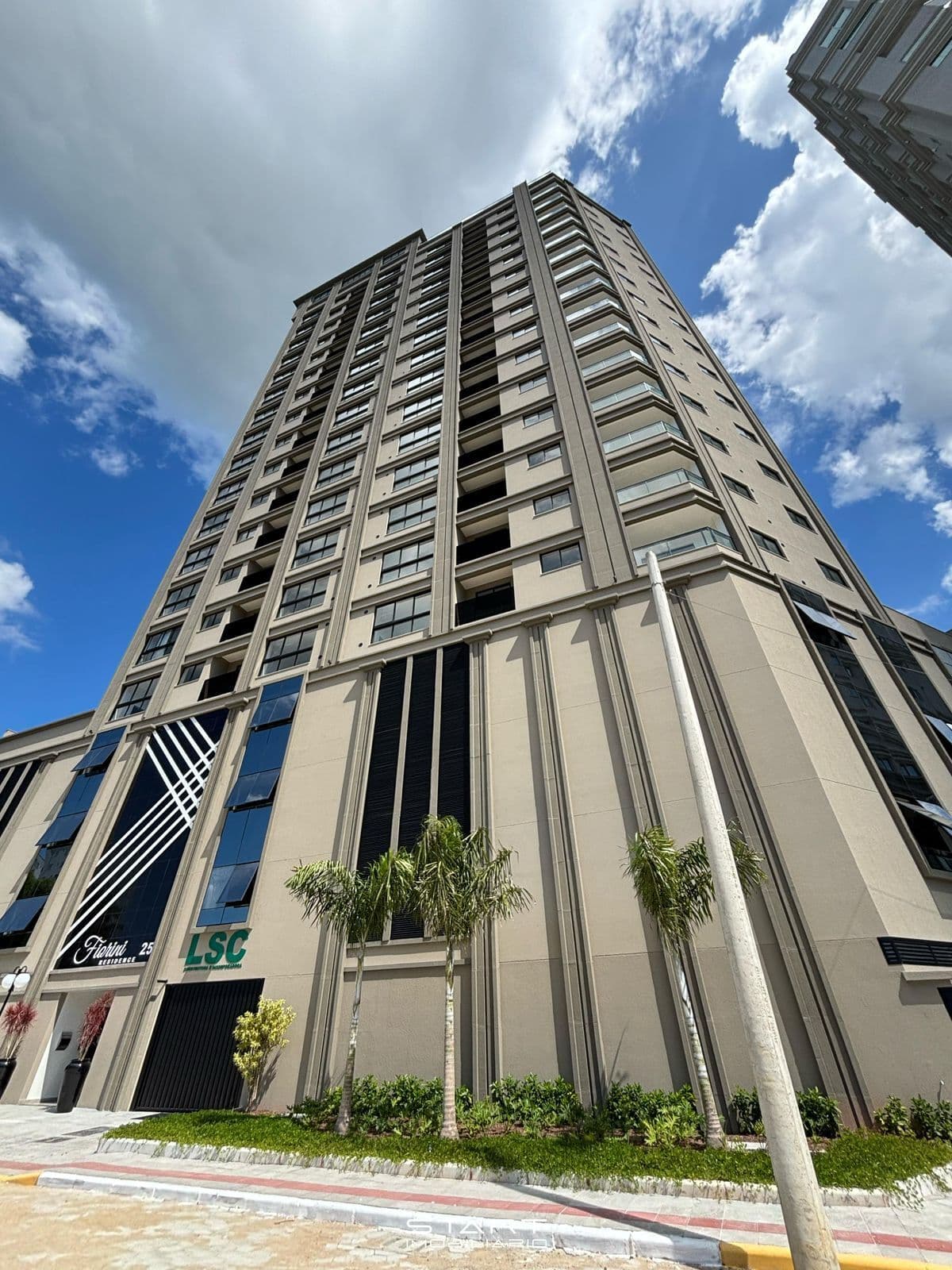 Apartamento Bairro Tabuleiro 300 m da Praia do Centro