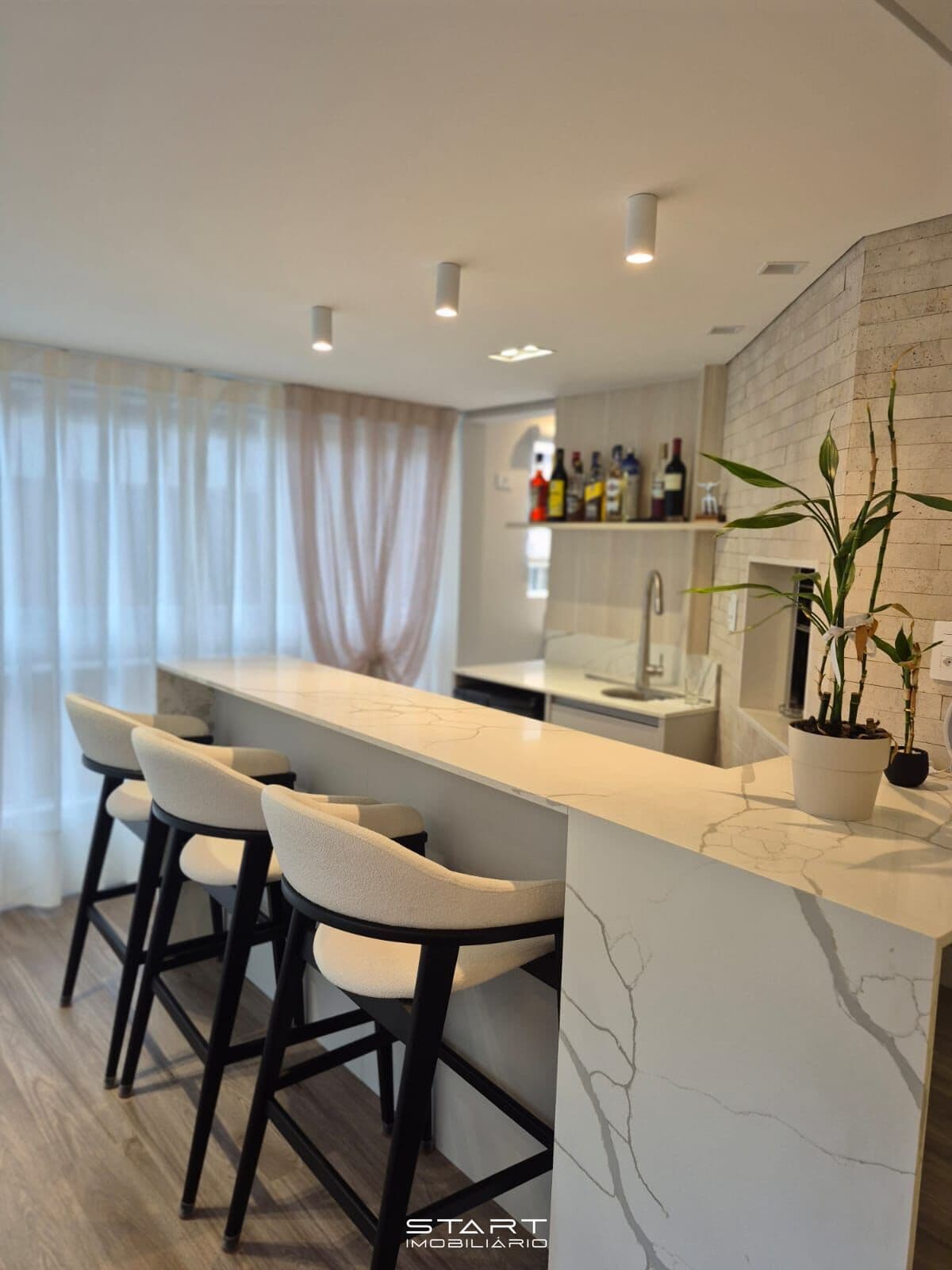 Apartamento em Meia Praia, Itapema/SC