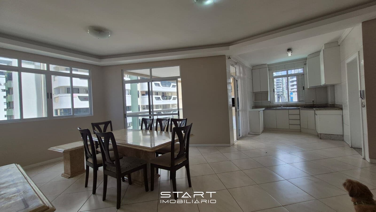 Apartamento em Meia Praia, Itapema/SC