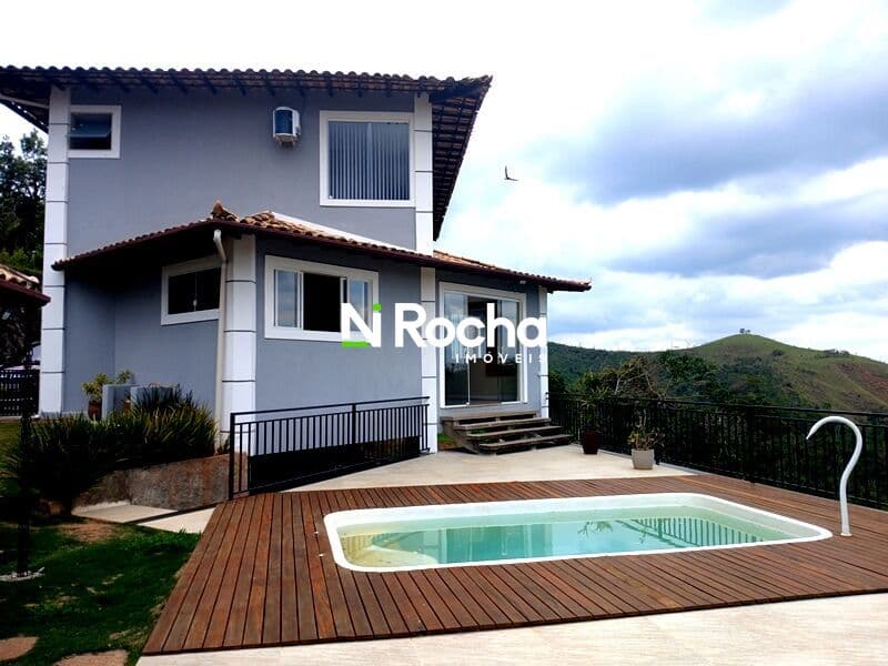 Casa Duplex com 03 quartos em Pedro do Rio - Petrópolis/R