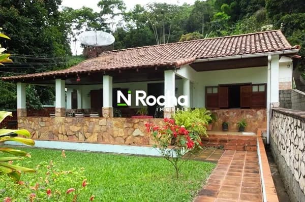 imóvel com 2 casas e 3 suítes externas - Pedro do Rio-Petrópolis/RJ