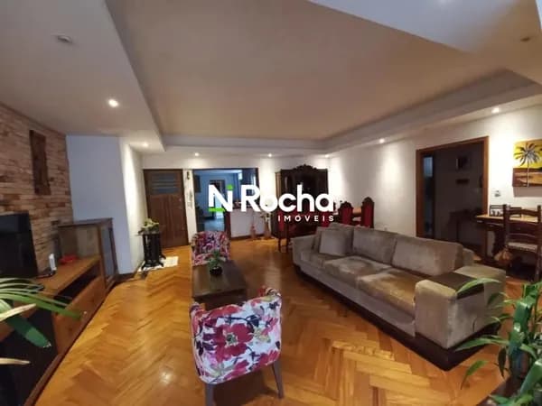 Lindo apartamento com 130m2, no Centro Histórico de Petrópolis.