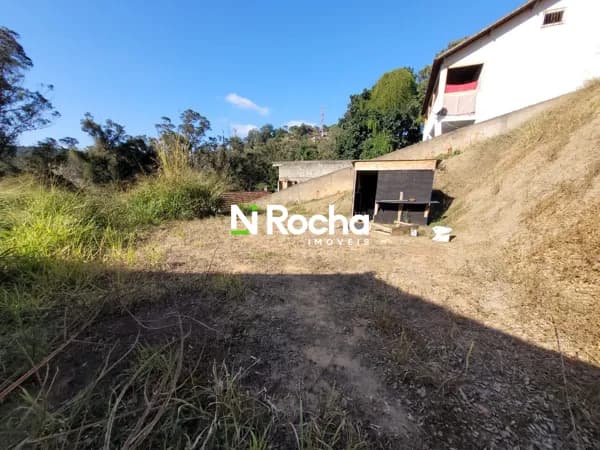 Excelente terreno com 1000 m² planos todo murado.