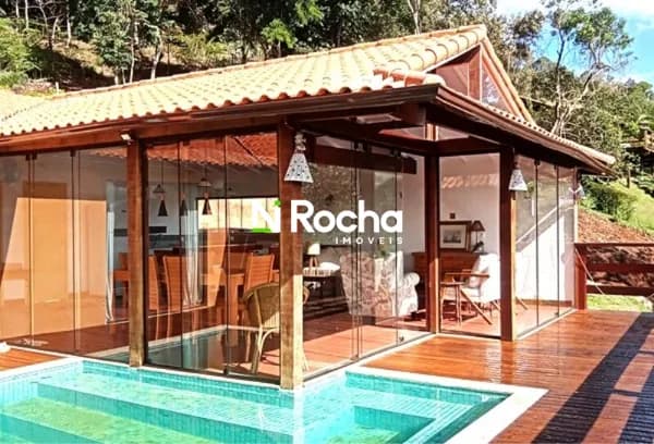 Casa Padrão em Condomínio - 04 suítes - Itaipava - Petrópolis/RJ