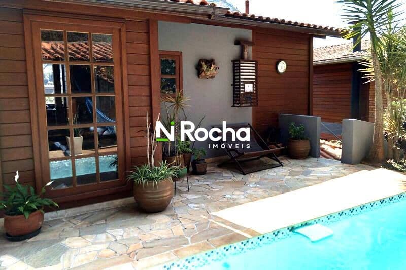 Casa Alto Padrão 03 quartos - Itaipava/Vale do Cuiabá-Petrópolis/RJ
