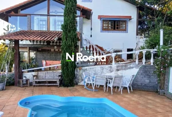Casa com 04 dormitórios em Pedro do Rio - Petrópolis/RJ