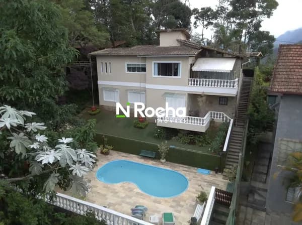 Casa Duplex 4 quartos - Itaipava - Petrópolis-RJ