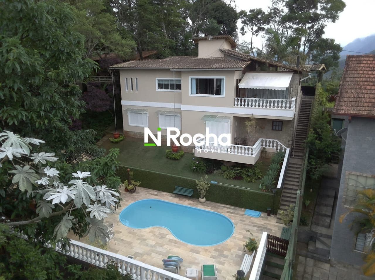 Casa Duplex 4 quartos - Itaipava - Petrópolis-RJ