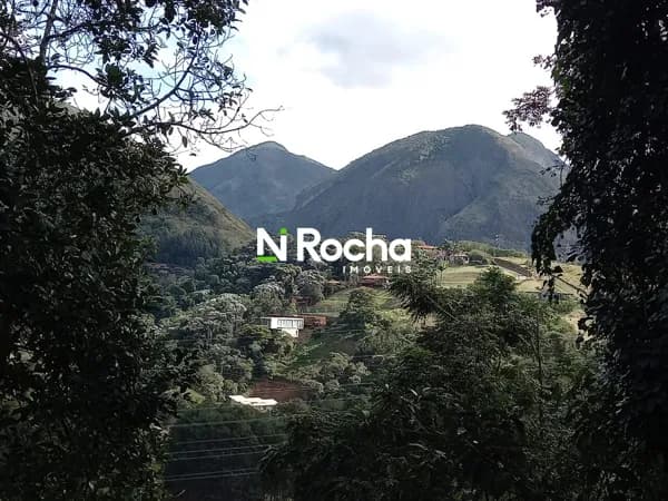 Terreno em corrêas com linda vista para as montanhas.