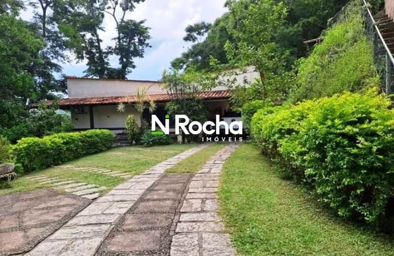 Casa Sede com 03 quartos e hospesde com 02 -Posse-Petrópolis/RJ