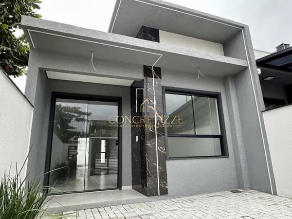 CASA NA QUADRA DO MAR - BAIRRO MEIA PRAIA - NAVEGANTES SC !!!