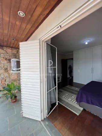 Casa com edícula a Venda