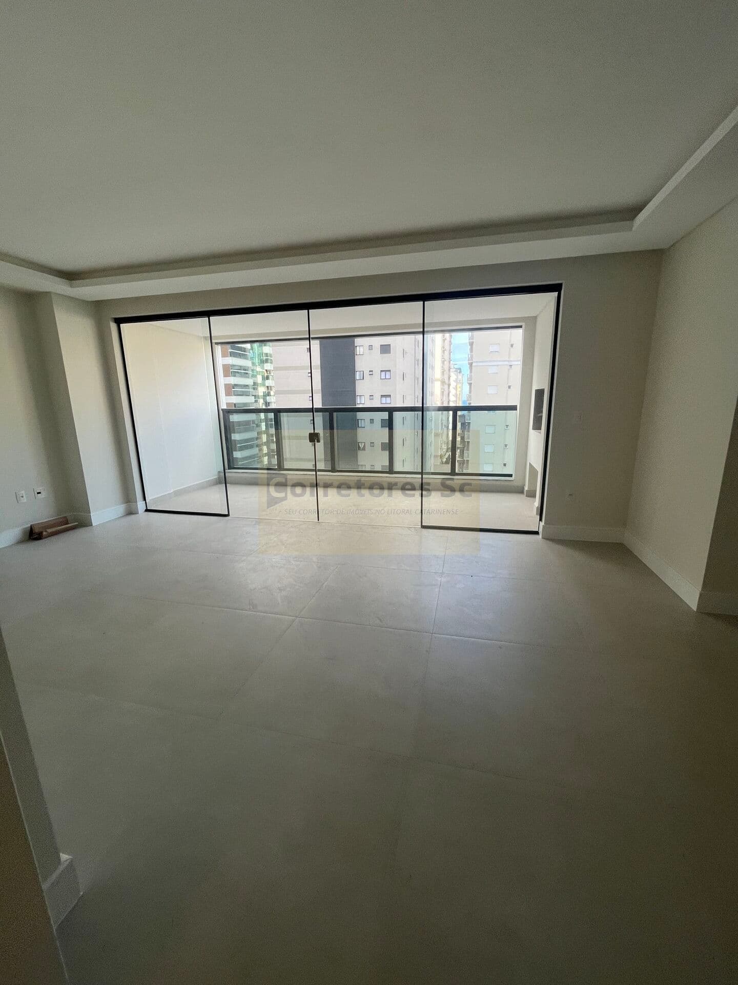 Apartamento Alto Padrão em Meia Praia, Itapema/SC