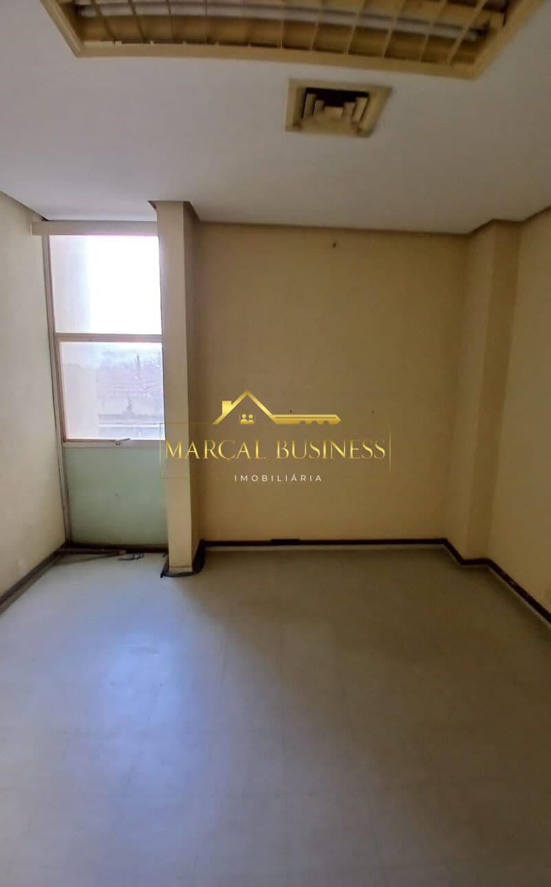 Edifício Nagib Gabriel - Sala Comercial no Centro em São José do Rio Preto-SP.