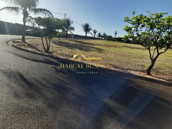 Terreno de esquina no Condomínio Imperial Park - Ângelo Brandimarte, em Mirassol/SP.