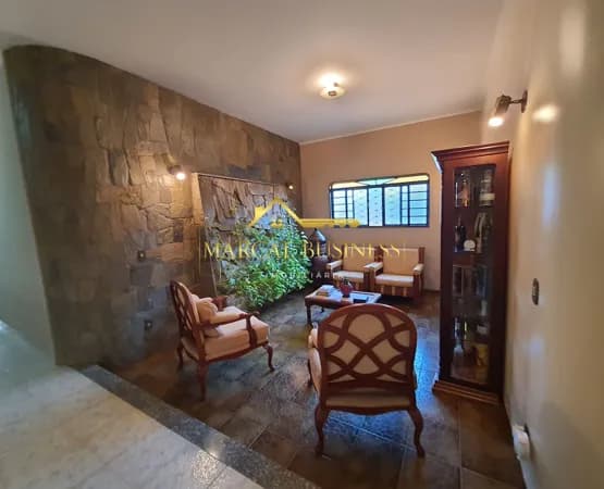 Casa térrea alto padrão à venda no bairro Parque Residencial Comendador Mançor Daud, próximo ao Hospital Austa em São José do Rio Preto/SP.