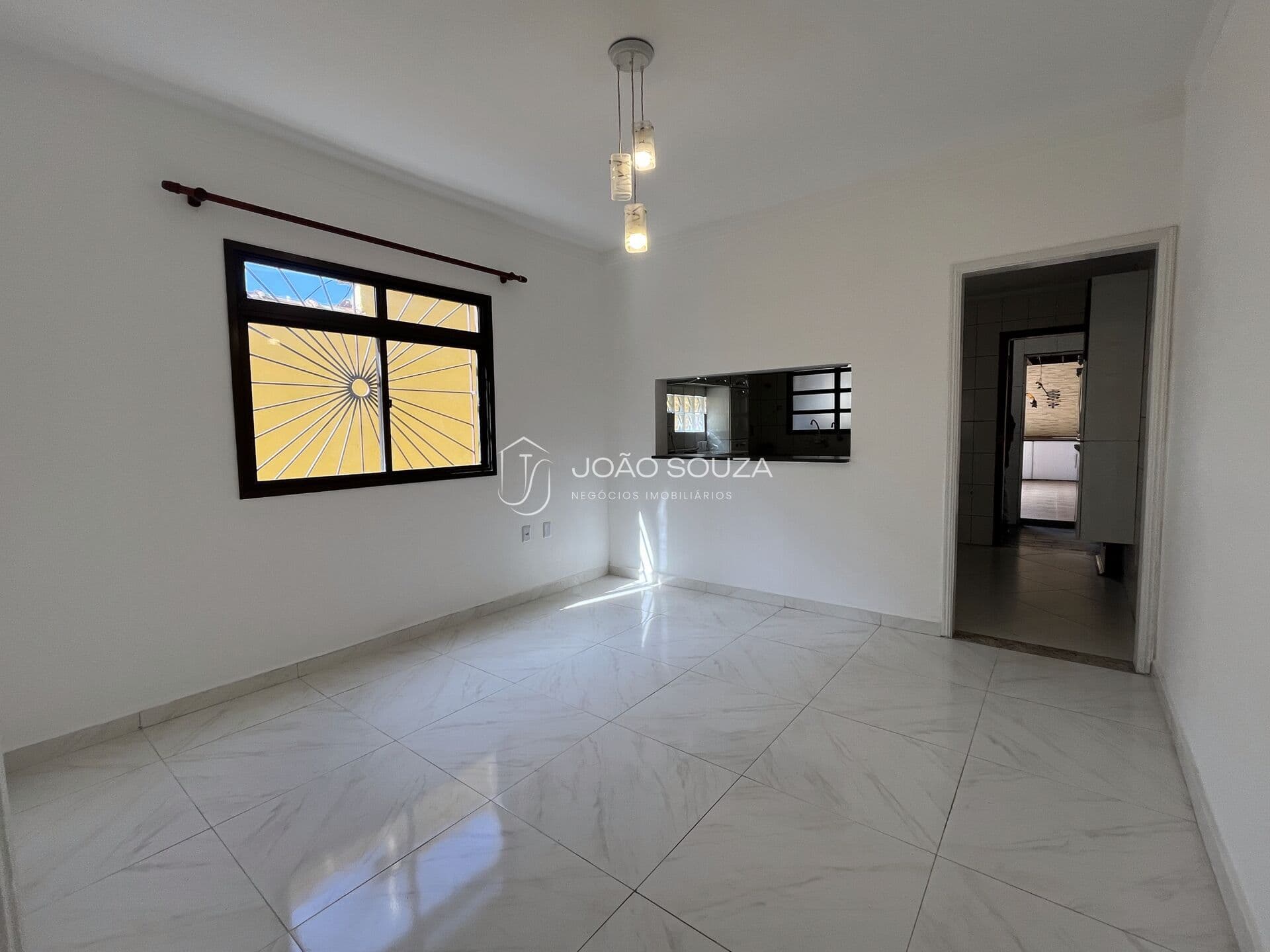 Sobrado em Guarujá - Jardim dos Pássaros