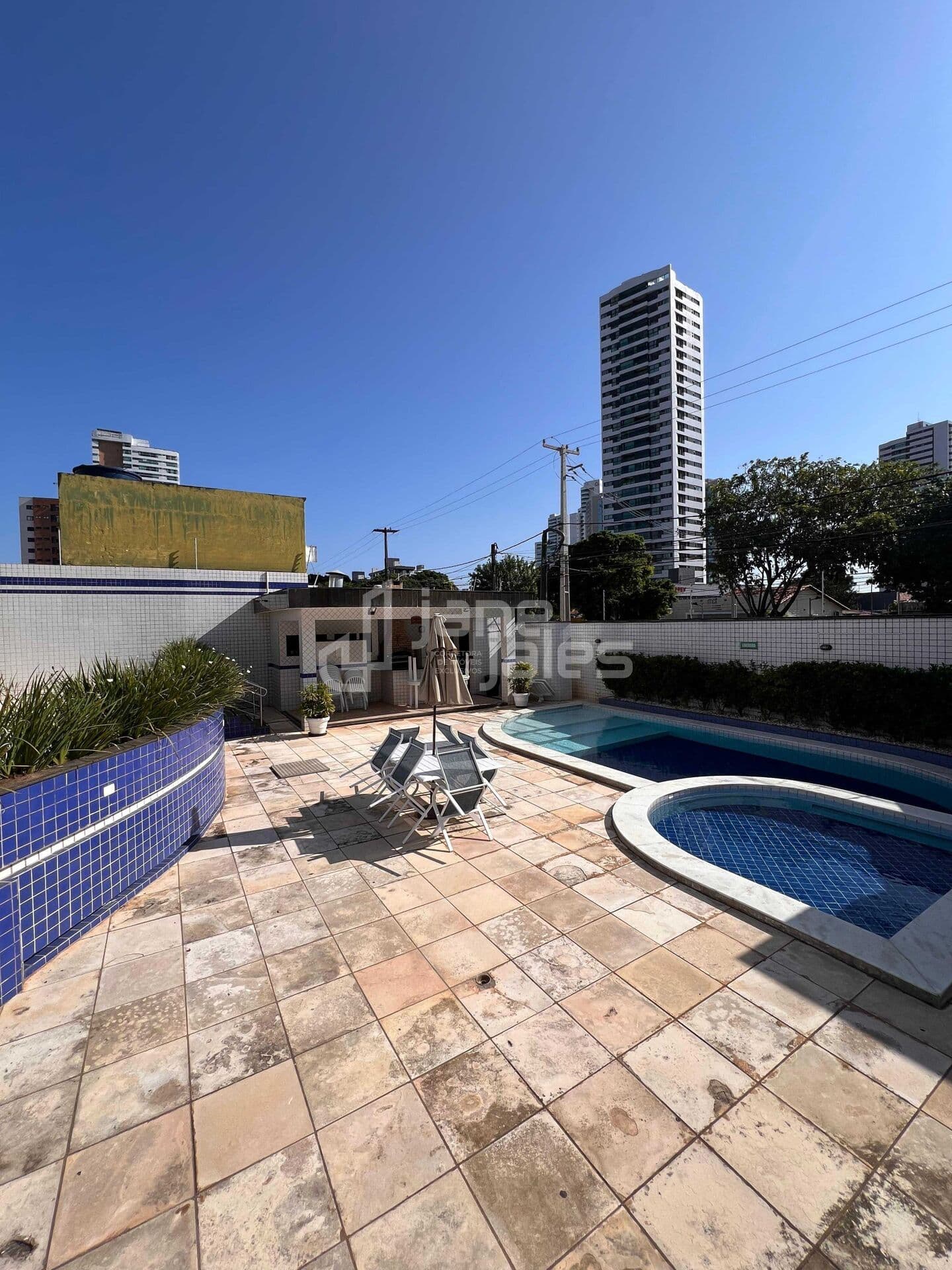 Cond. Apto c/ 4 suítes - R$ 760.000 - Tirol - Natal/RN