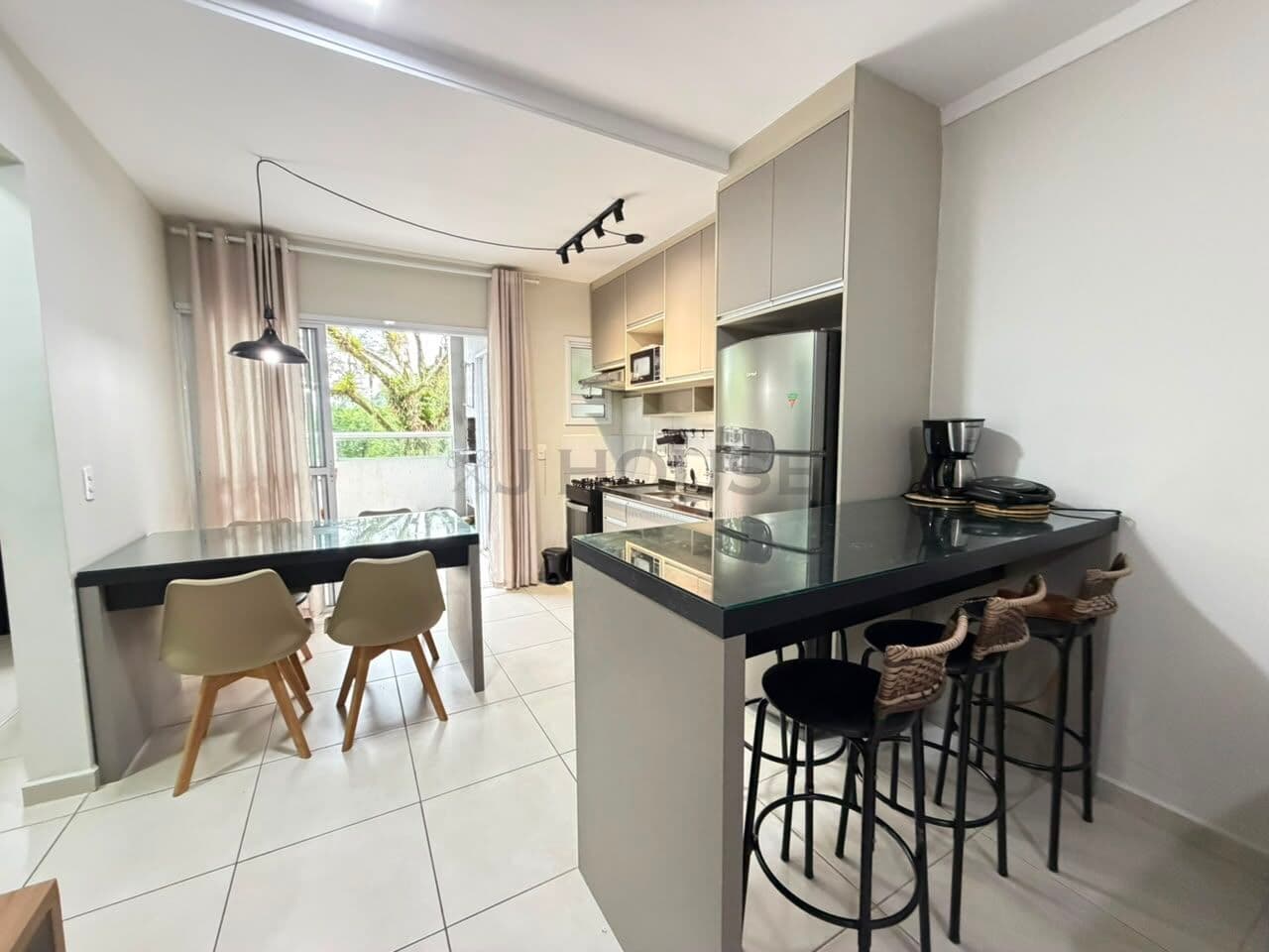 Apartamento Pereque-Açu- Venda