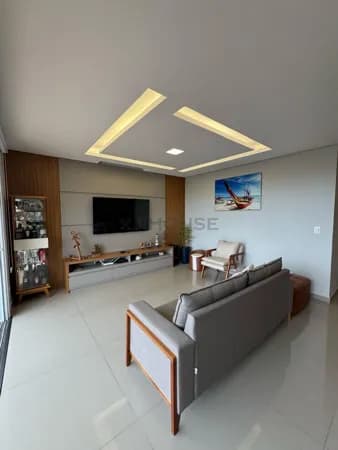 Cobertura Exclusiva no Itaguá – 210m² de Alto Padrão
