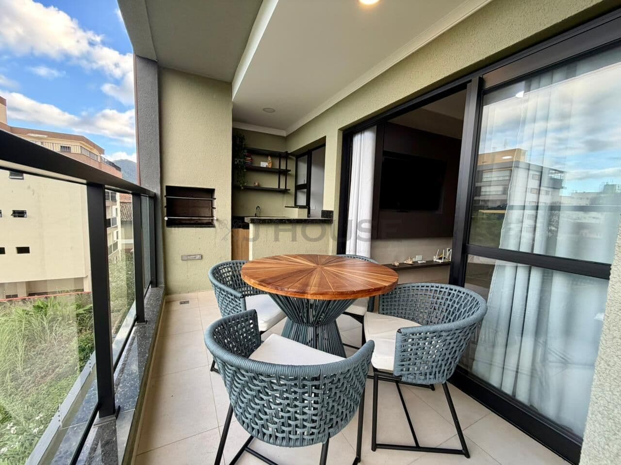 Apartamento 2 suítes- Itaguá
