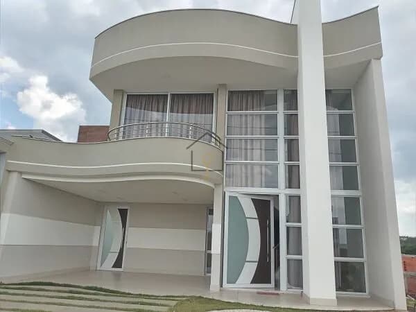 Sobrado 3 dormitórios sendo 1 suite - Condomínio fechado