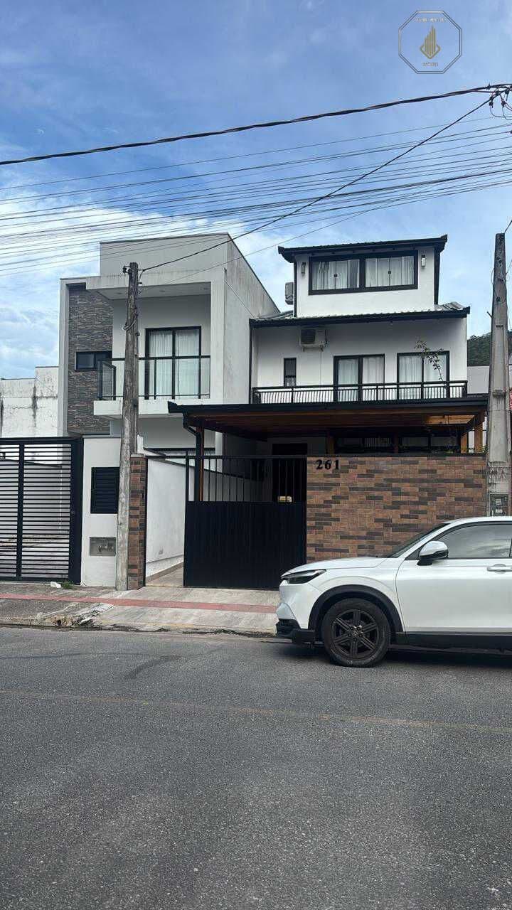 Casa Duplex em São Francisco de Assis, Camboriú/SC