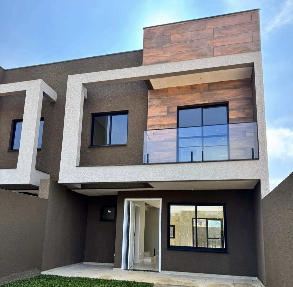 Sobrado em Araucária - Costeira