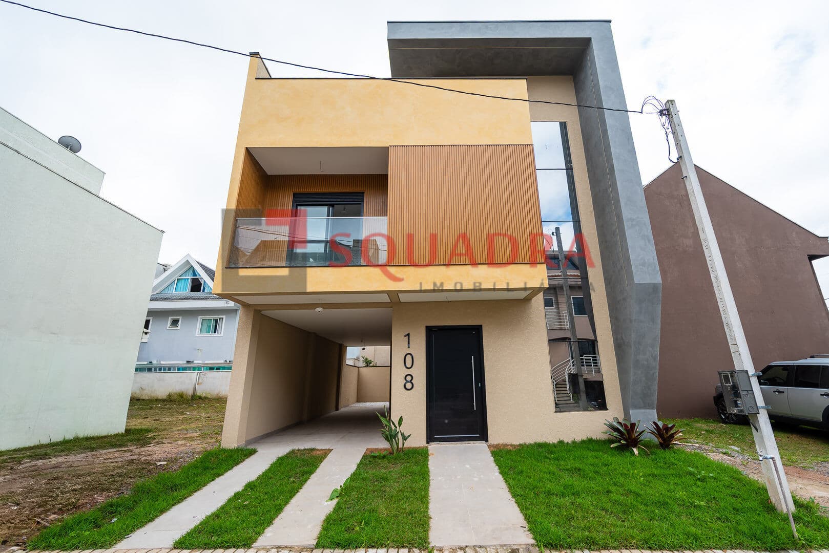 Sobrado em Condomínio em Pinheirinho, Curitiba/PR