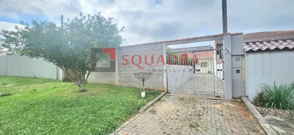 Casa 2 quartos com garagem no Pinheirinho