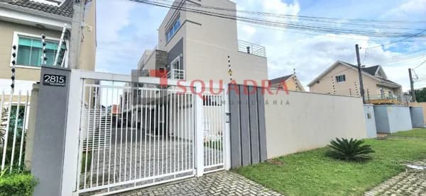 Sobrado em Condominio com Ático e Closet na Suite no Bairro Guaíra/Portão