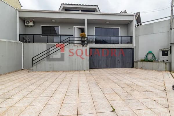 Casa com 225m2 em Capão Raso, Curitiba/PR