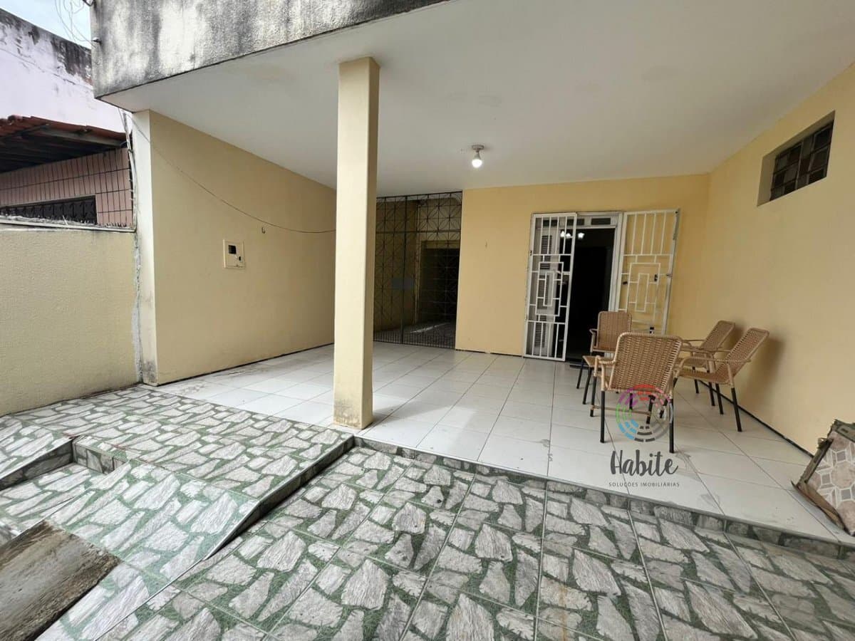 Casa Padrão para Venda em Montese Fortaleza-CE