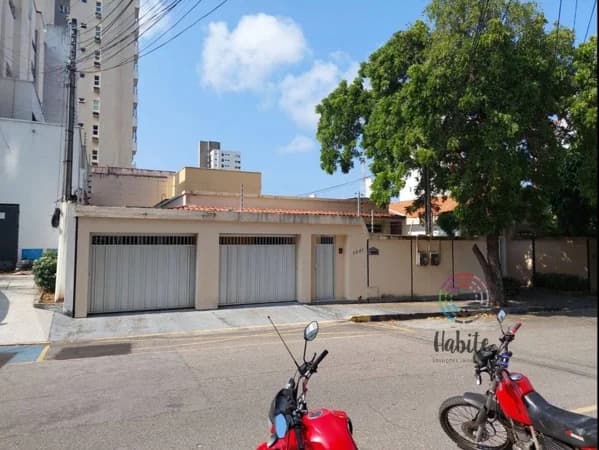 Casa Padrão para Venda em Dionisio Torres Fortaleza-CE