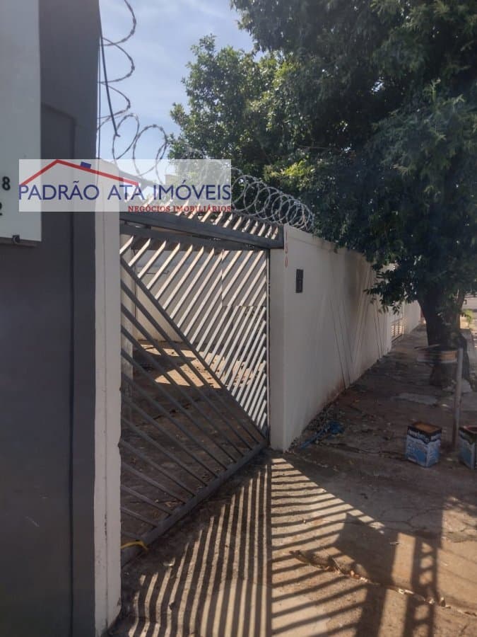 Casa Térrea para Venda em Parque Residencial Aeroporto Araçatuba-SP