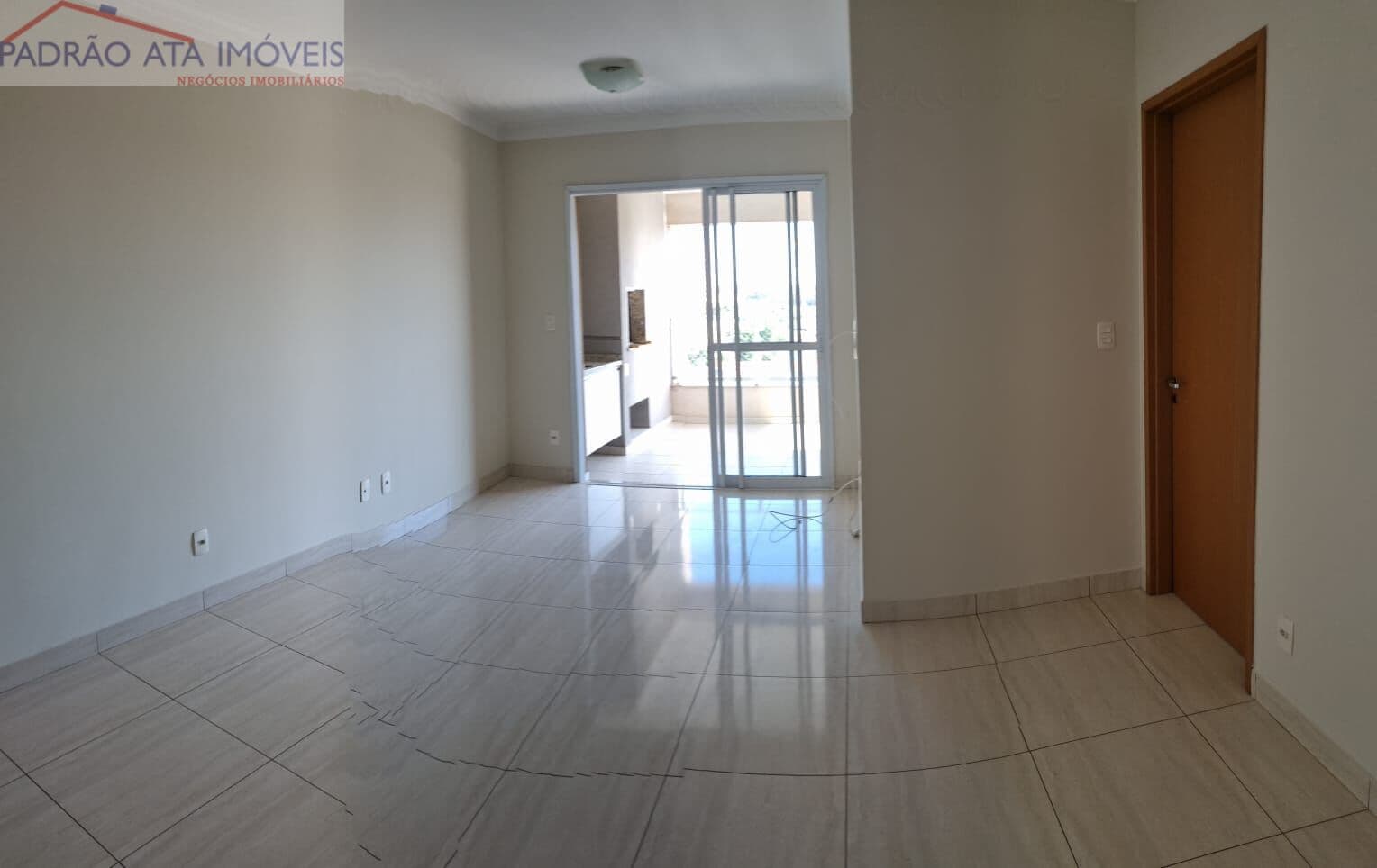 *** VENDE-SE APARTAMENTO NO EDIFÍCIO CALIFÓRNIA ***