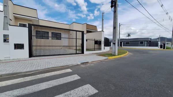 CASA EM CONDOMINIO NO BAIRRO PADRE MARTINHO STEIN EM TIMBÓ