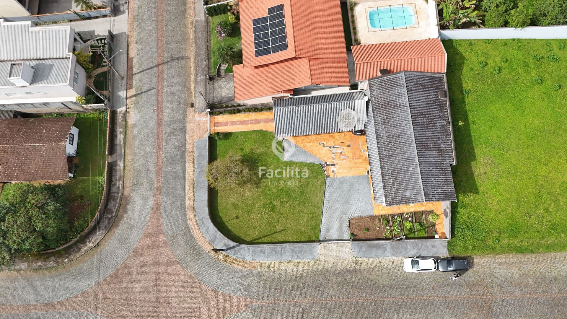 CASA DE ESQUINA EM ÁREA PRIVILEGIADA – BAIRRO IMIGRANTES | TIMBÓ