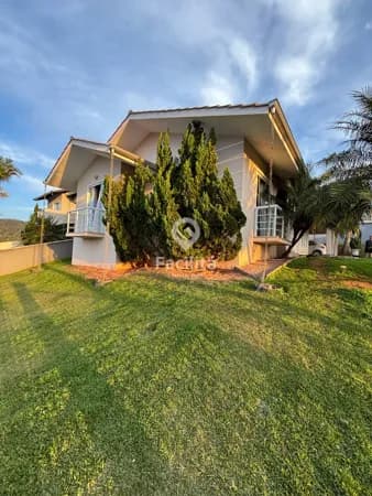 🏡 CASA CHARMOSA DE ESQUINA NO BAIRRO QUINTINO – TIMBÓ