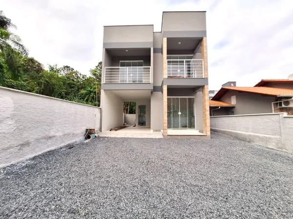 SOBRADO NOVO EM CONDOMINIO LOCALIZADO NO BAIRRO VILA GERMER EM TIMBÓ
