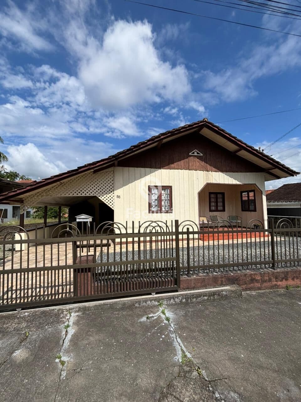 OPORTUNIDADE!!! CASA MISTA NO BAIRRO QUINTINO EM TIMBÓ