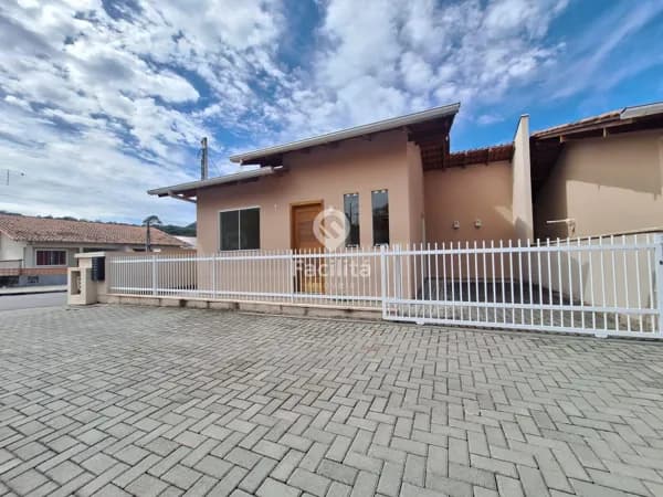 OPORTUNIDADE DE CASA EM CONDOMINIO - BAIRRO POMERANOS - TIMBÓ