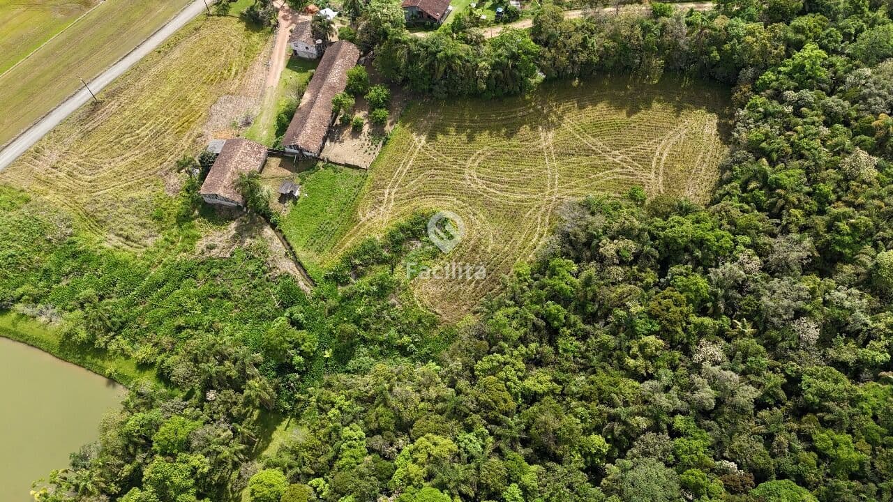 🏡 Sítio Escriturado em Benedito Novo – Espaço, Natureza e Potencial de Renda!