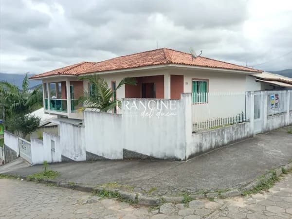Casa em Palhoça - São Sebastião