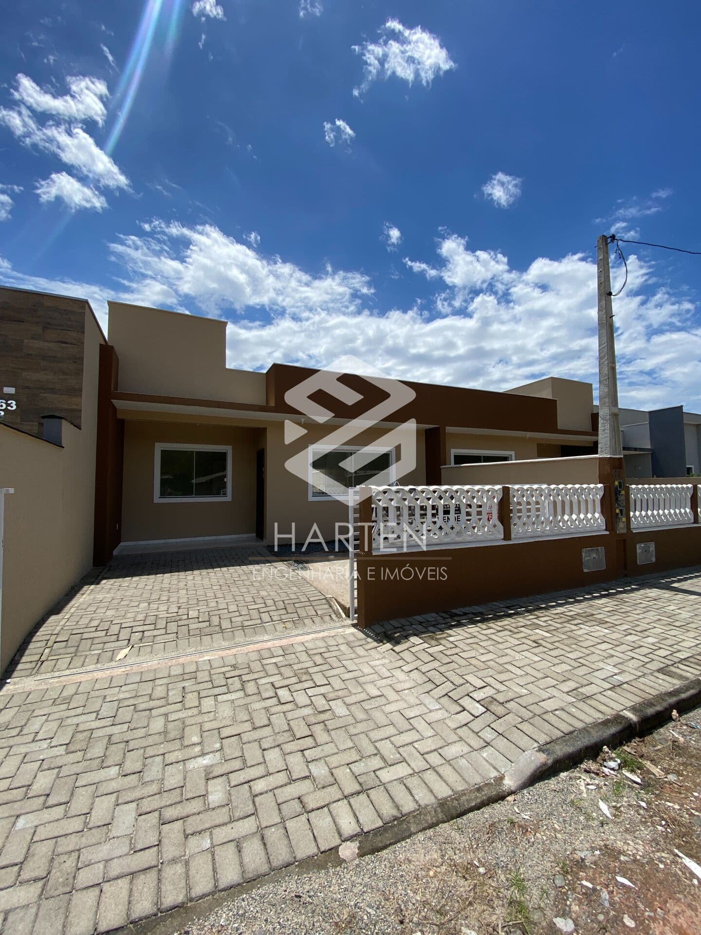 Oportunidade Imperdível: Casa Geminada no Coração de Itapoá-SC
